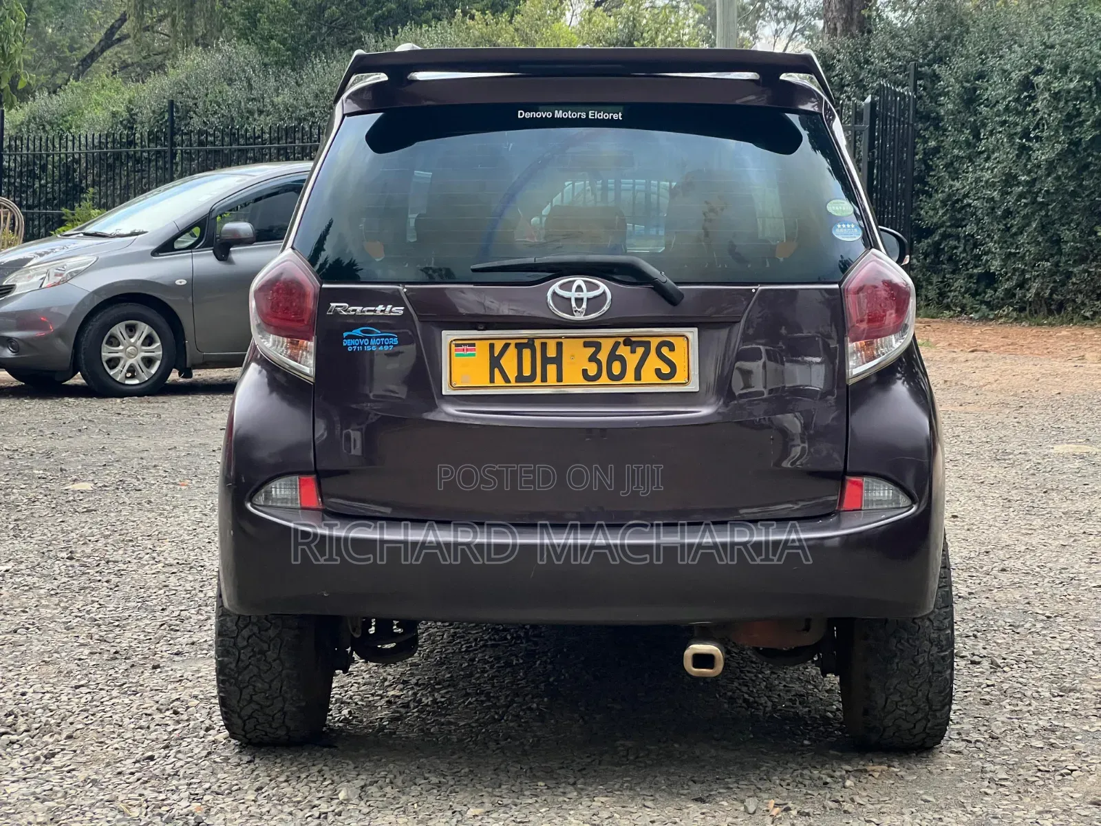 Toyota Ractis 2016 Brown