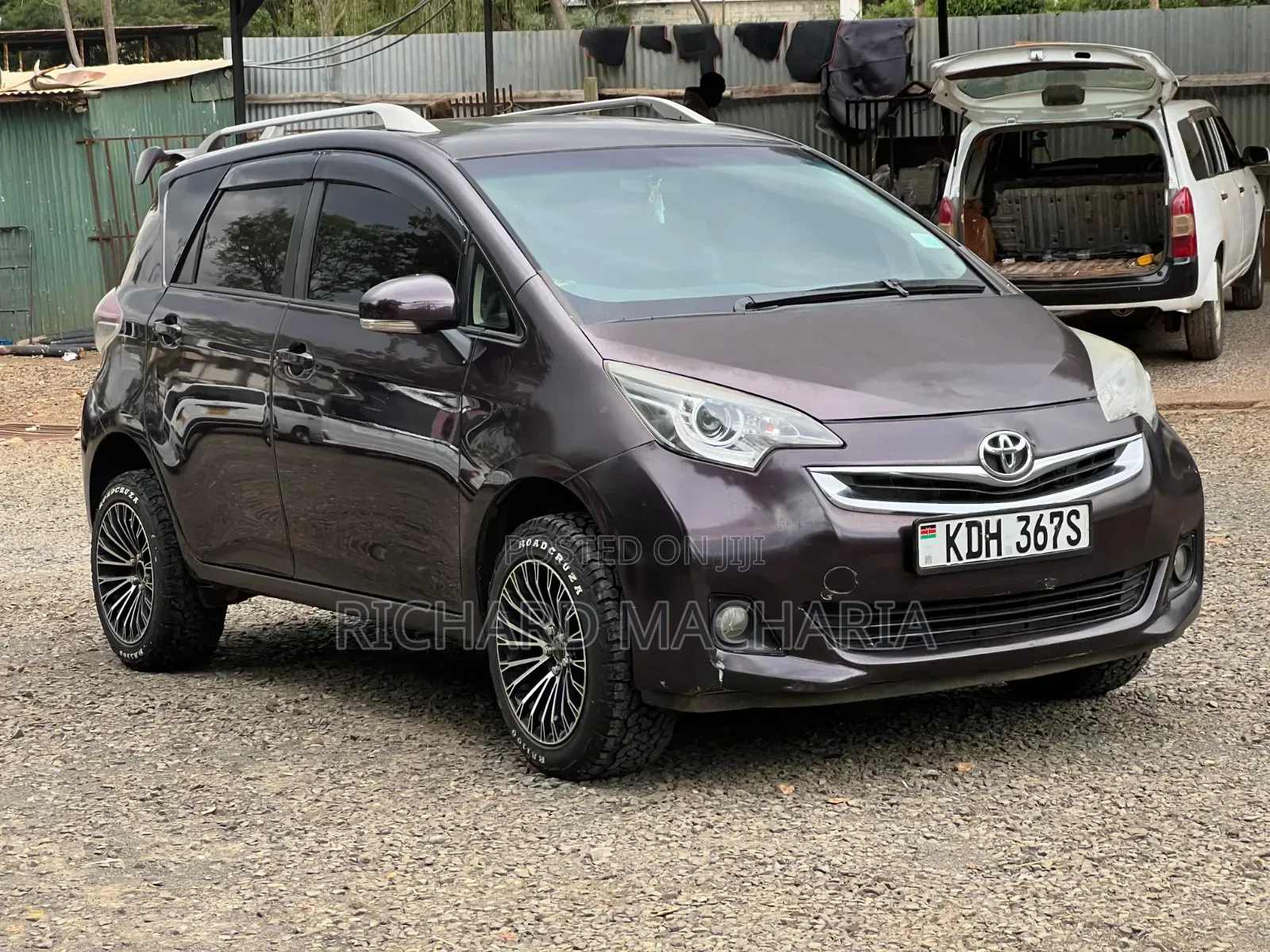 Toyota Ractis 2016 Brown