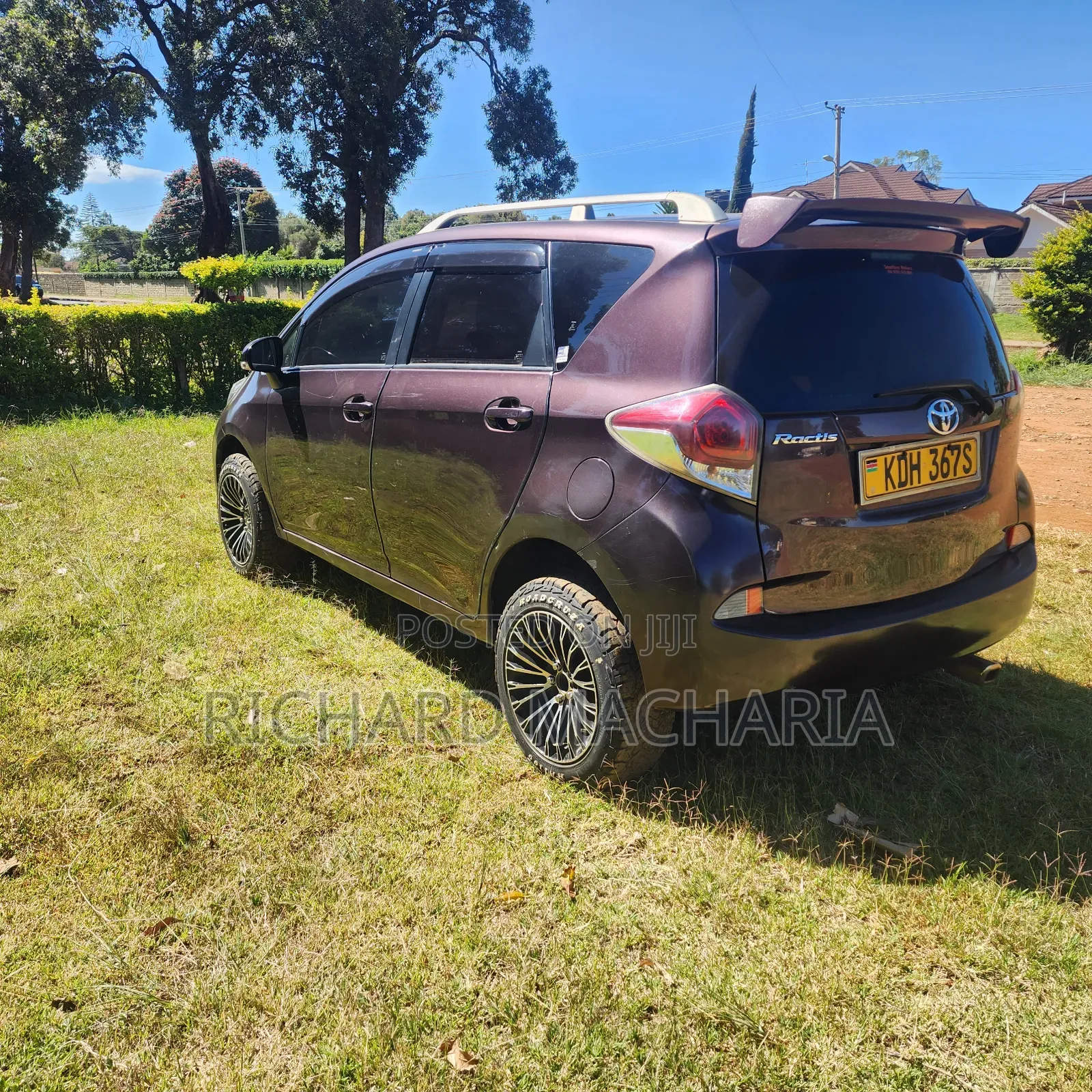 Toyota Ractis 2016 Brown