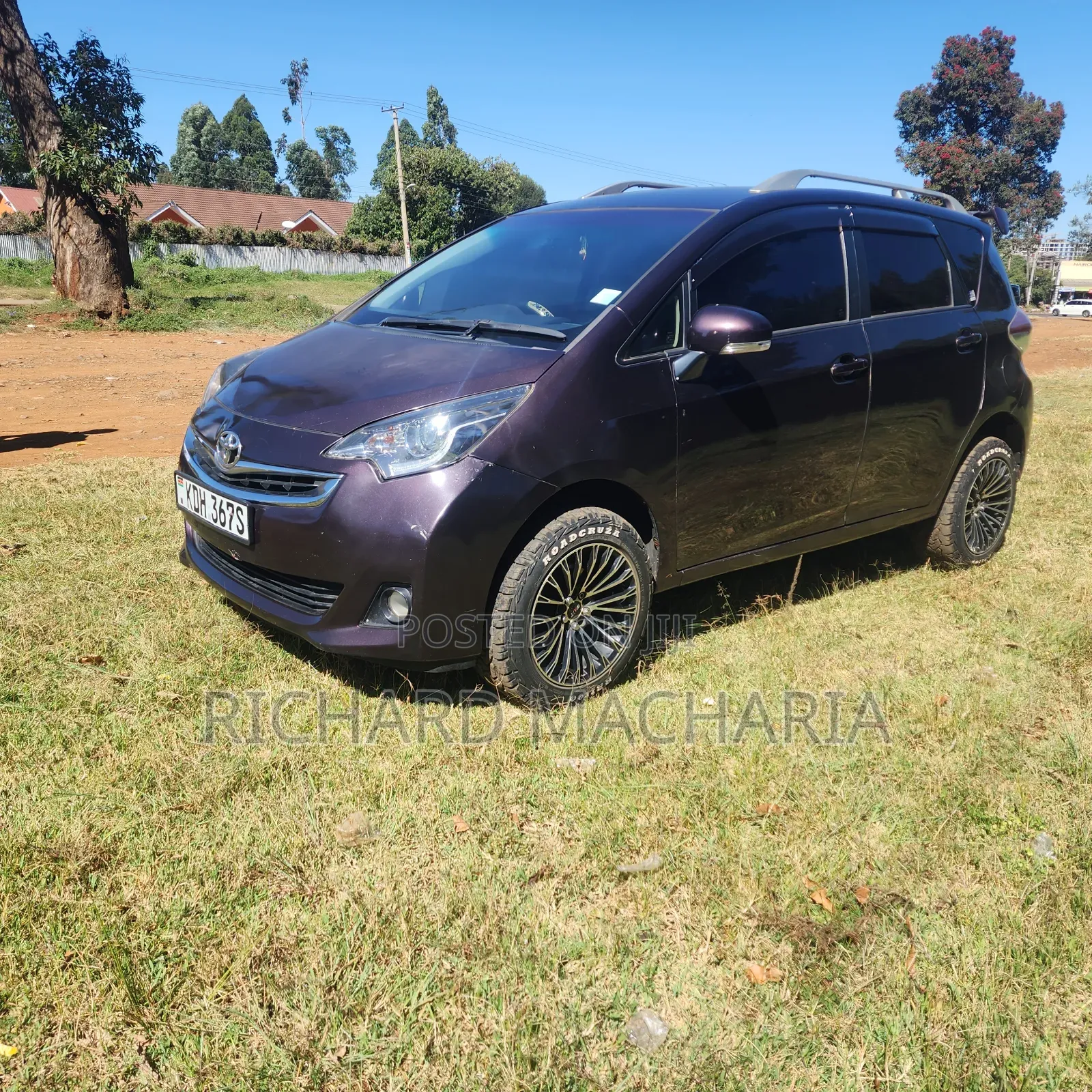 Toyota Ractis 2016 Brown