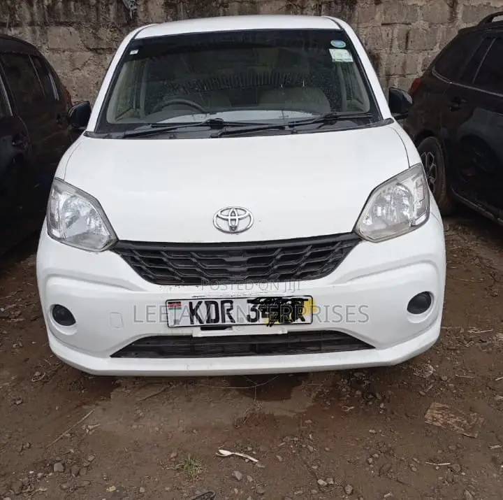 Toyota Passo 1.0 FWD 2018 White
