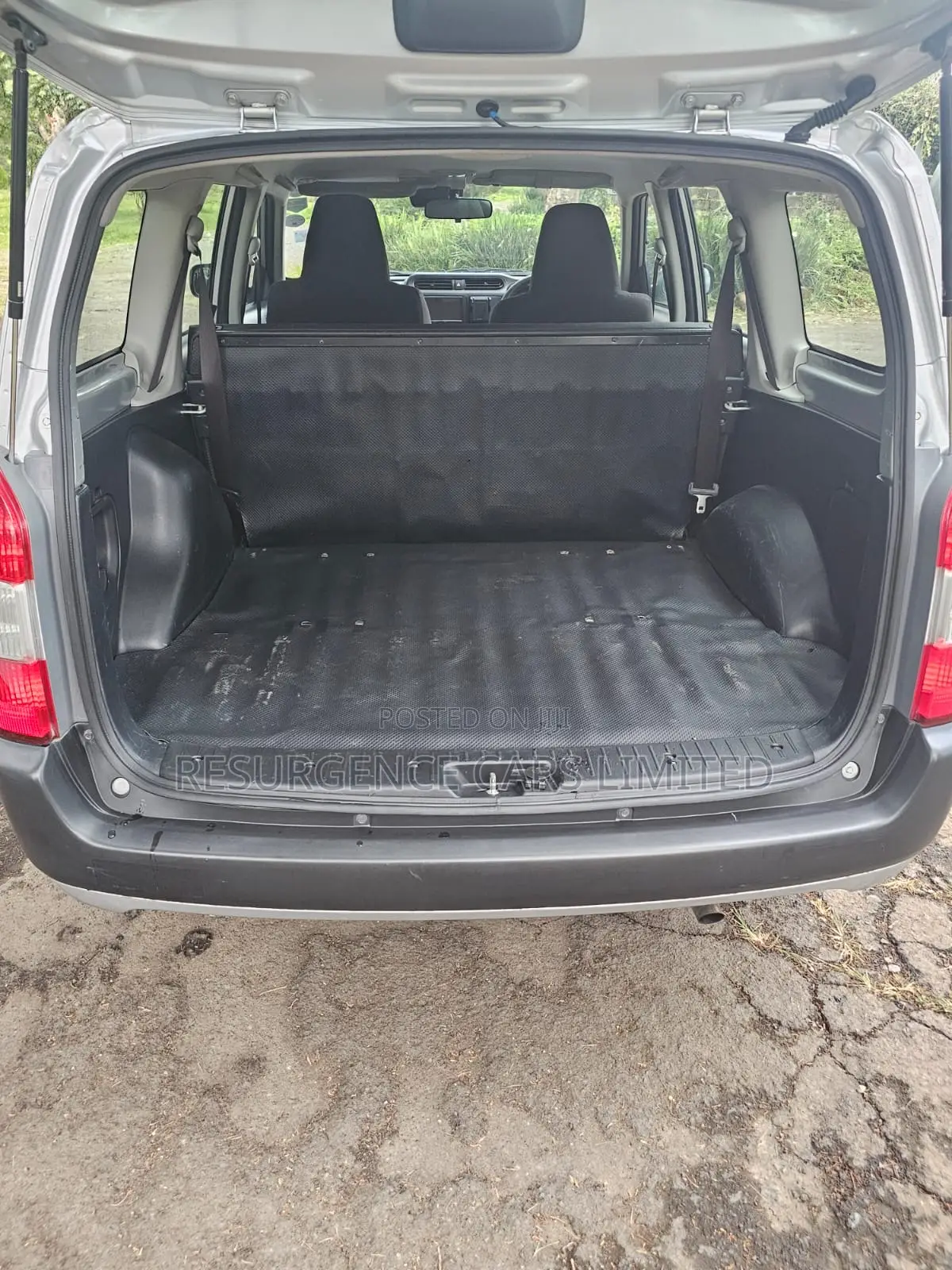 Toyota Probox 1.5 DX 4WD 2019 Silver