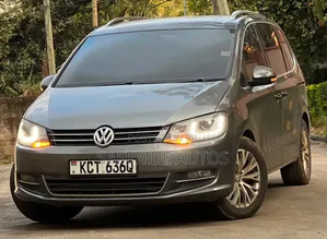 Volkswagen Touran 2012 Gray