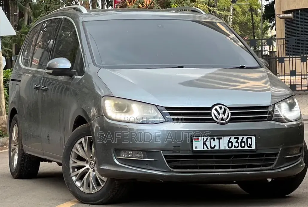 Volkswagen Touran 2012 Gray
