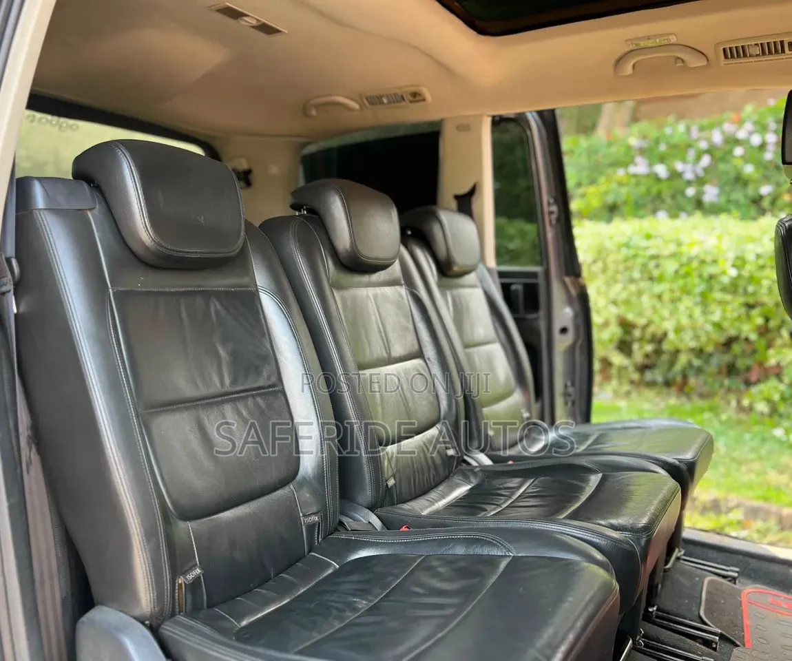 Volkswagen Touran 2012 Gray