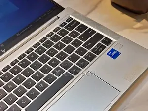 Laptop HP EliteBook 830 G8 8GB Intel Core i5 SSD 256GB
