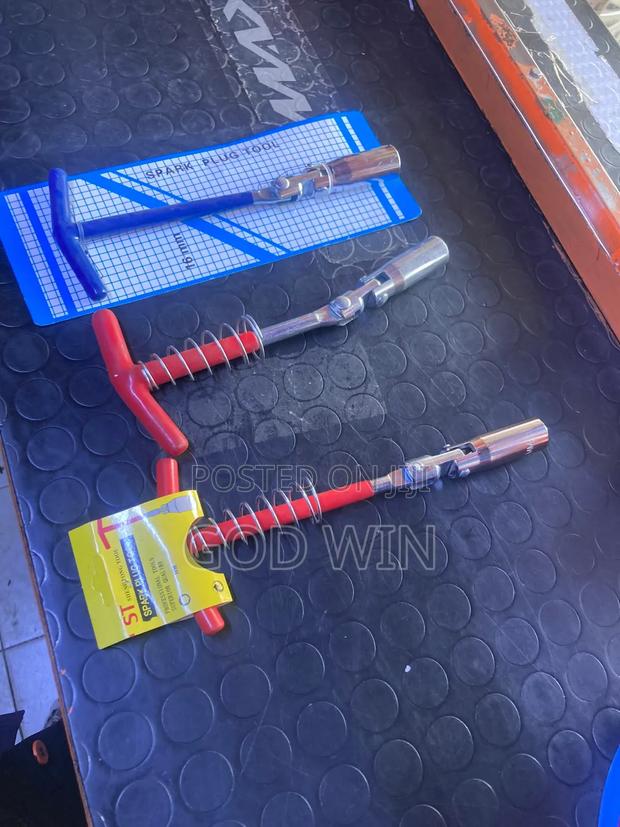 Spark Plugs - thumbnail 2
