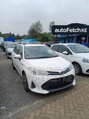 Toyota Corolla Fielder 1.5 Hybrid FWD 2018 White