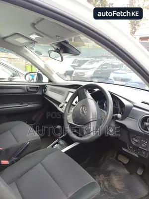 Toyota Corolla Fielder 1.5 Hybrid FWD 2018 White