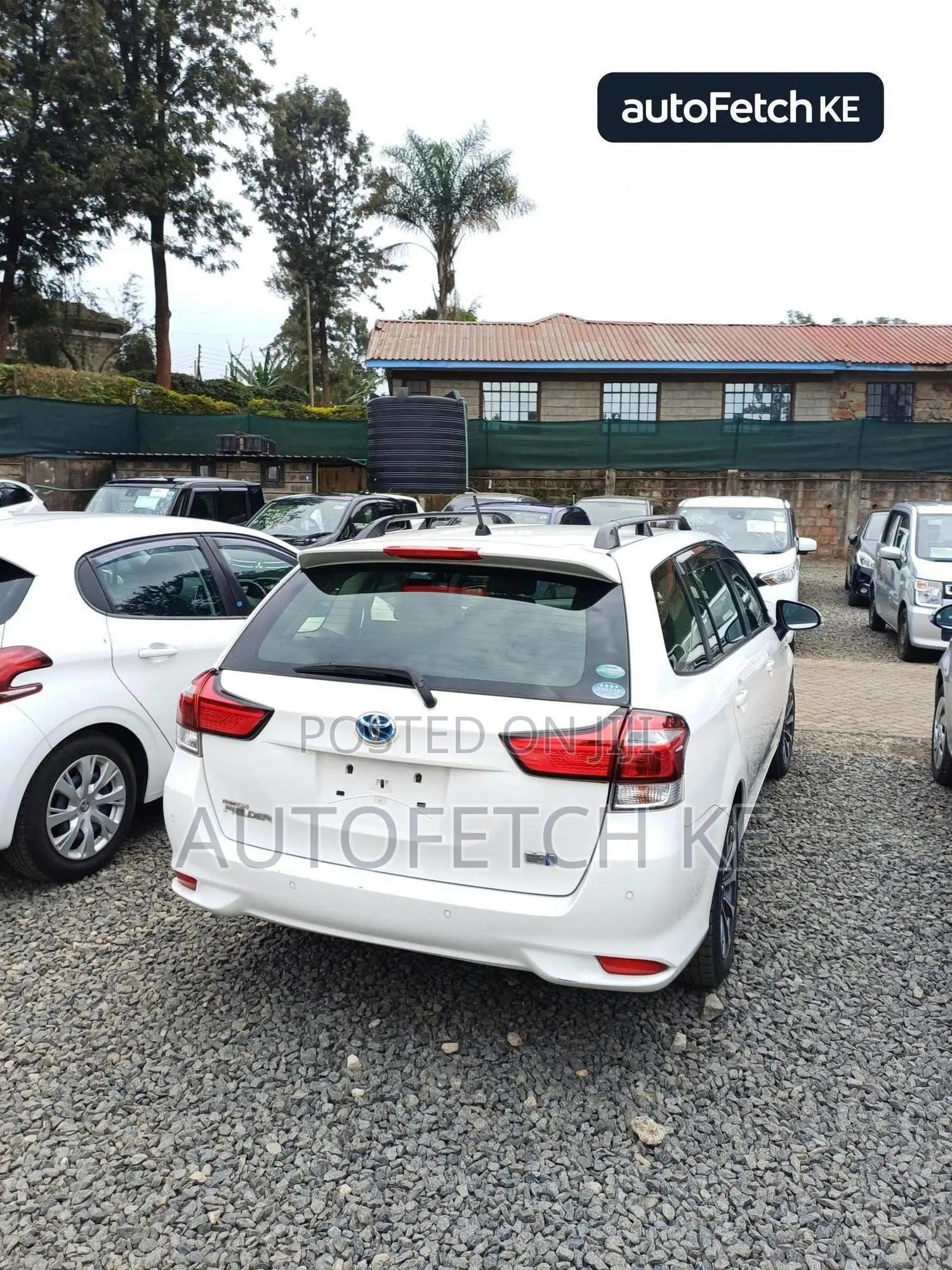 Toyota Corolla Fielder 1.5 Hybrid FWD 2018 White