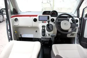 Toyota Porte 2019 Silver