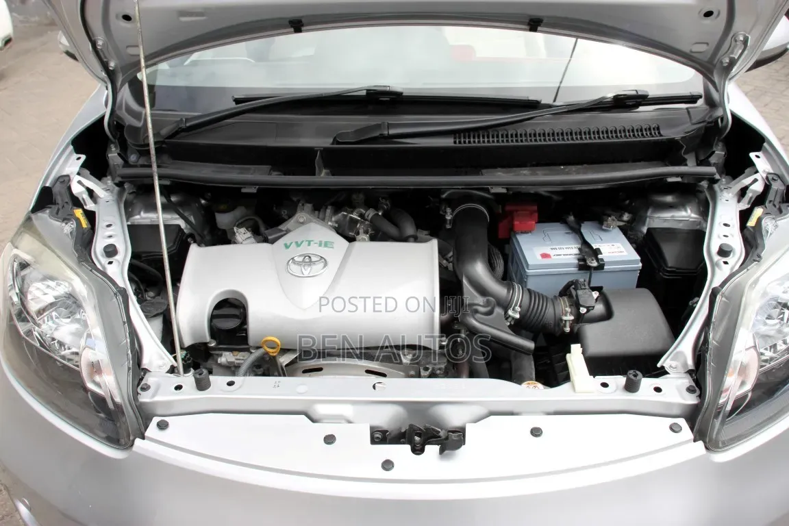 Toyota Porte 2019 Silver