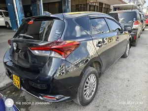 Toyota Auris 2016 Black