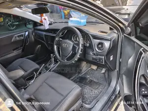 Toyota Auris 2016 Black