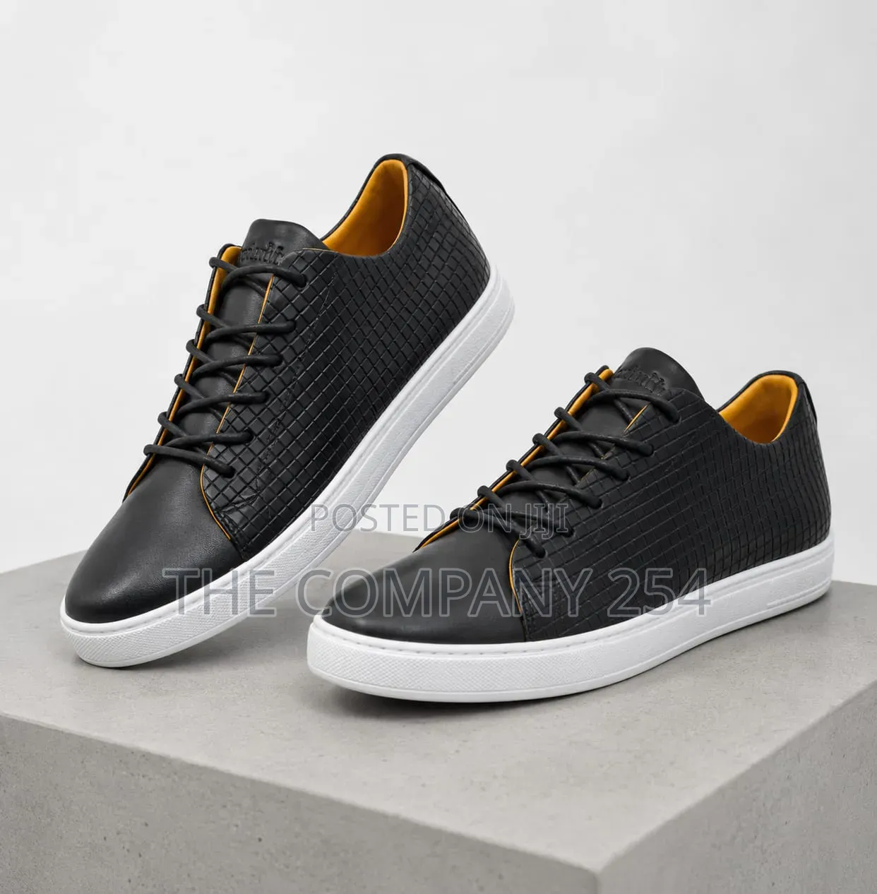 Quality Casual Leather Laced Designer Shoes With Rubber Sole
