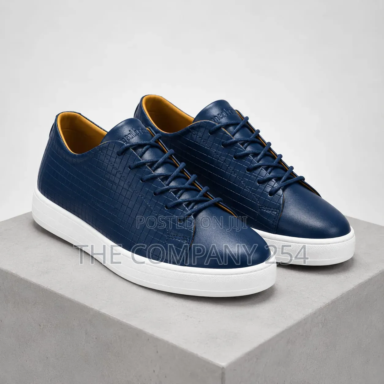 Quality Casual Leather Laced Designer Shoes With Rubber Sole