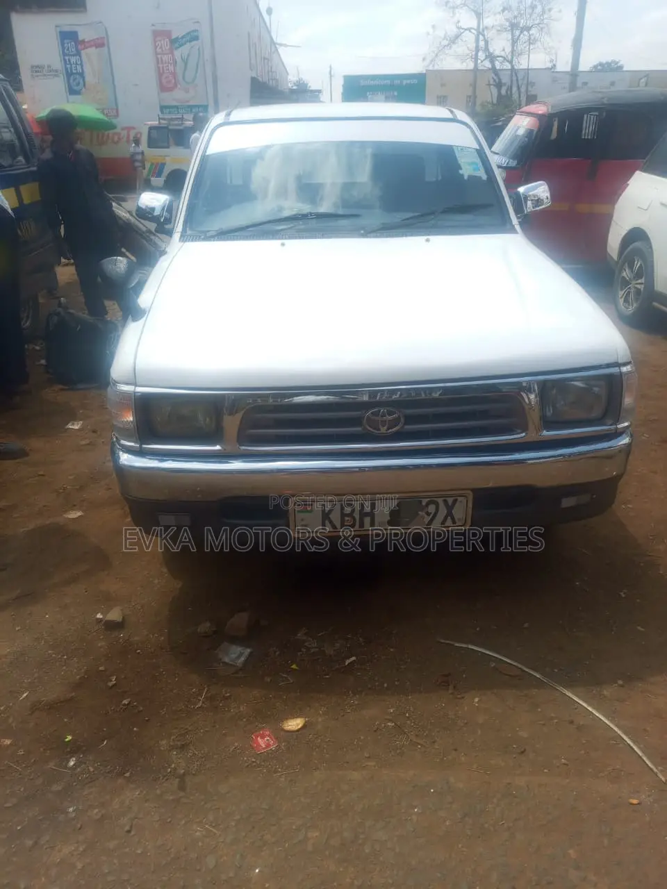 Toyota Hilux 2003 White