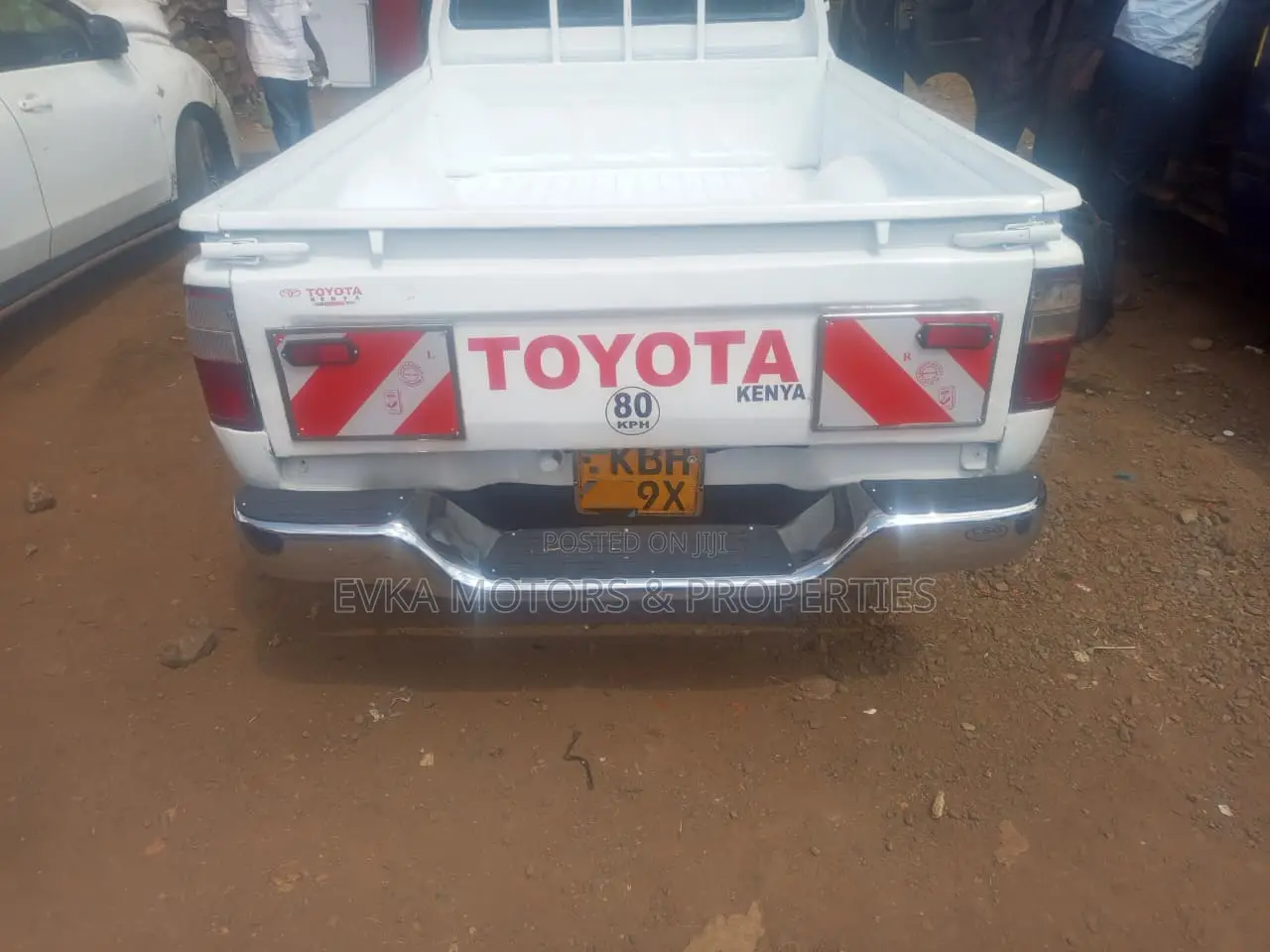 Toyota Hilux 2003 White
