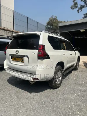 Toyota Land Cruiser Prado 2.7 i 2010 White