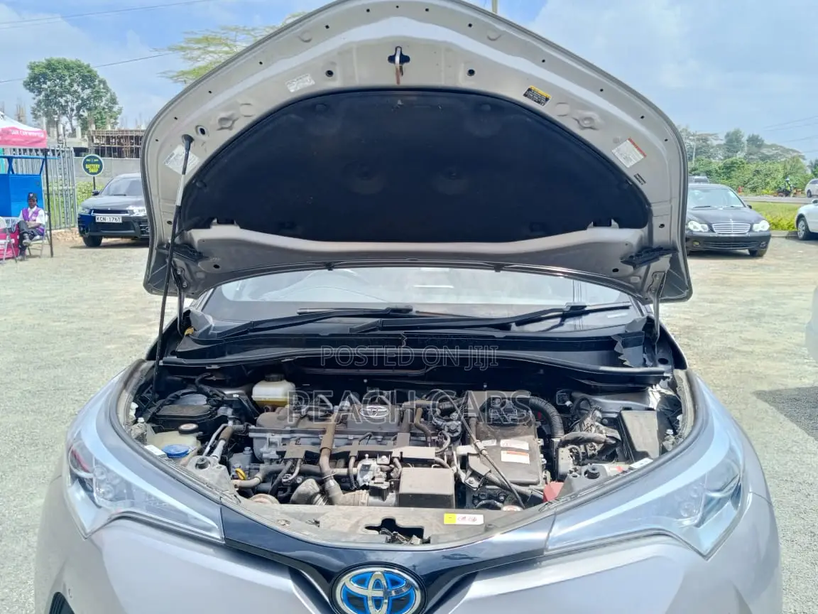 Toyota C-HR 2018 Silver