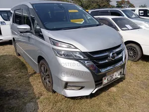 Nissan Serena 2017 Silver