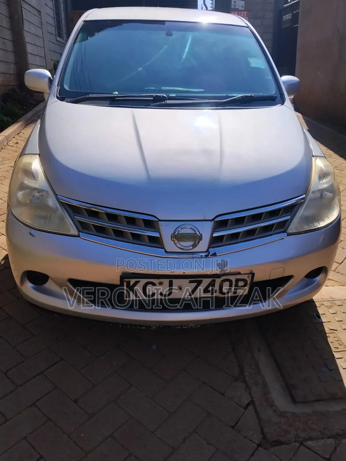 Nissan Latio 2009 Silver