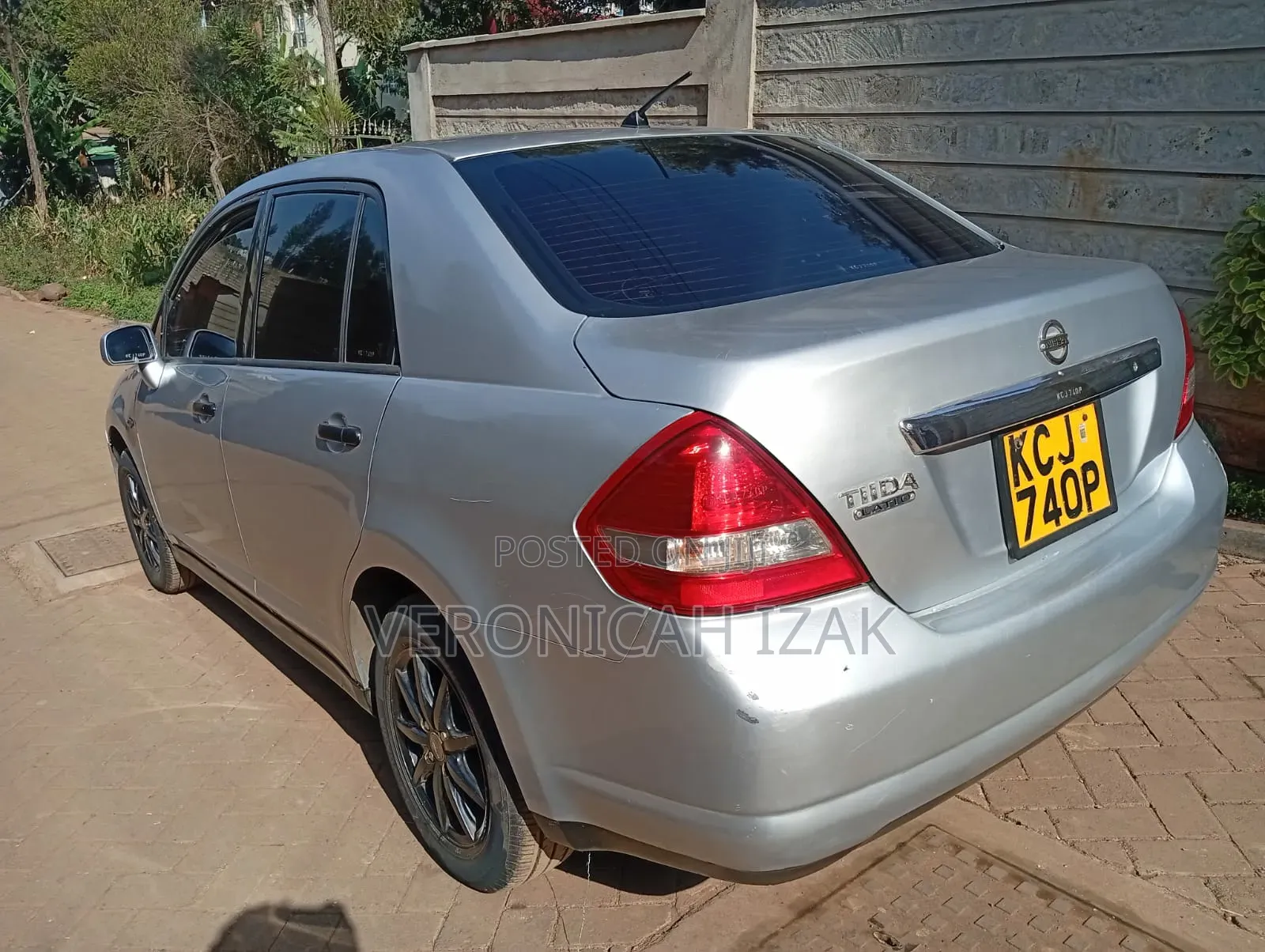 Nissan Latio 2009 Silver