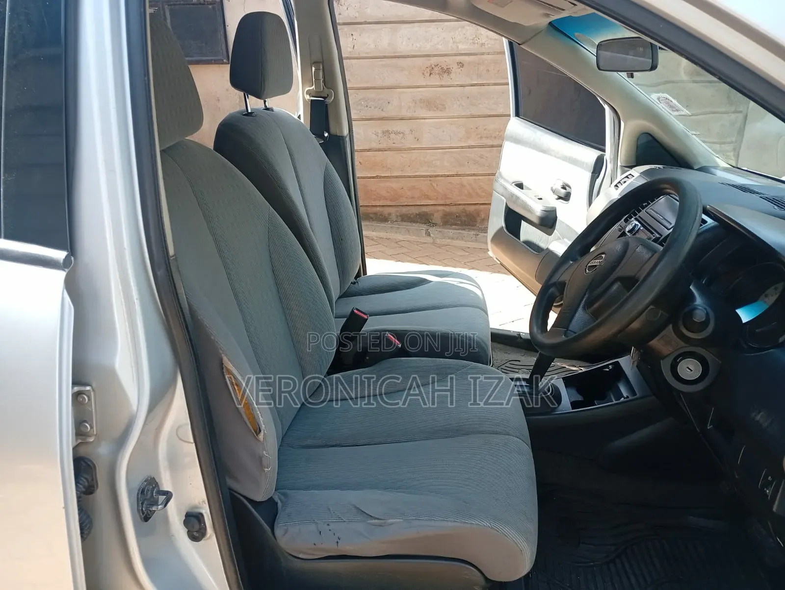 Nissan Latio 2009 Silver