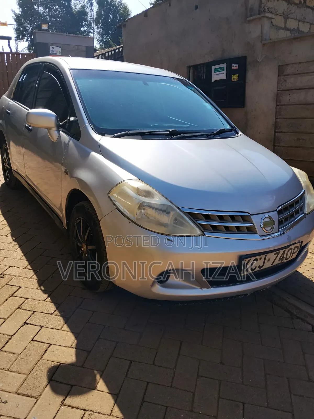 Nissan Latio 2009 Silver