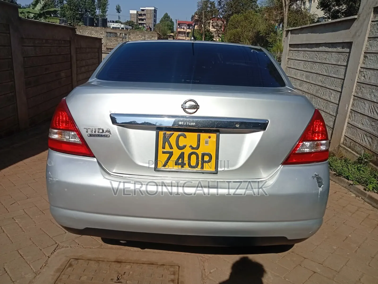 Nissan Latio 2009 Silver
