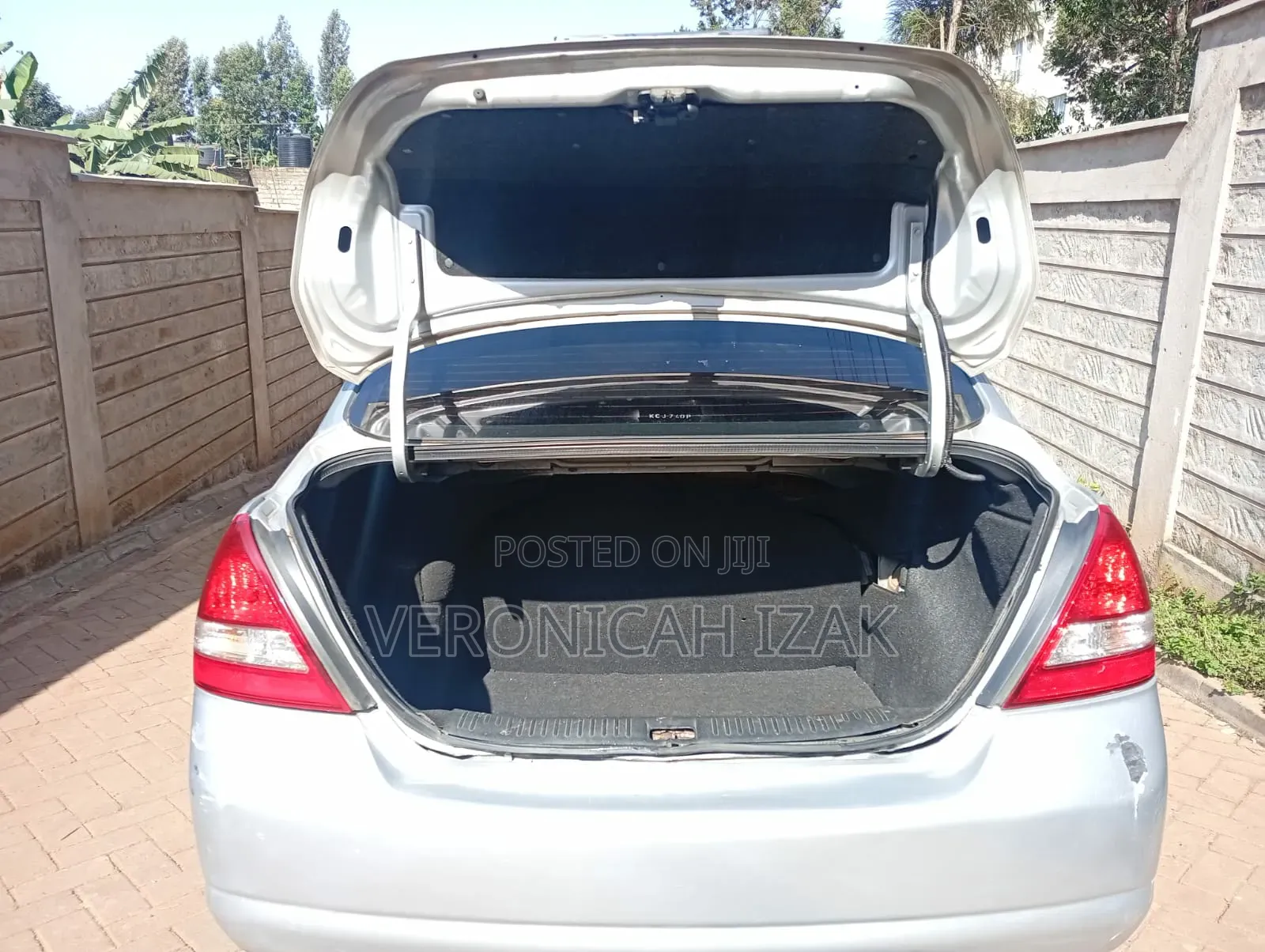Nissan Latio 2009 Silver
