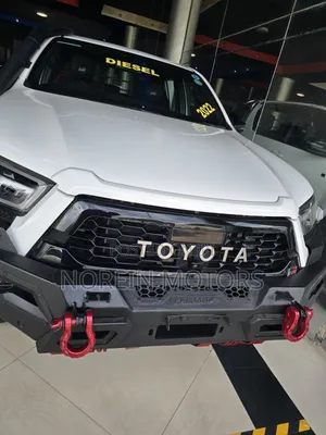 Toyota Hilux 2022 Off white