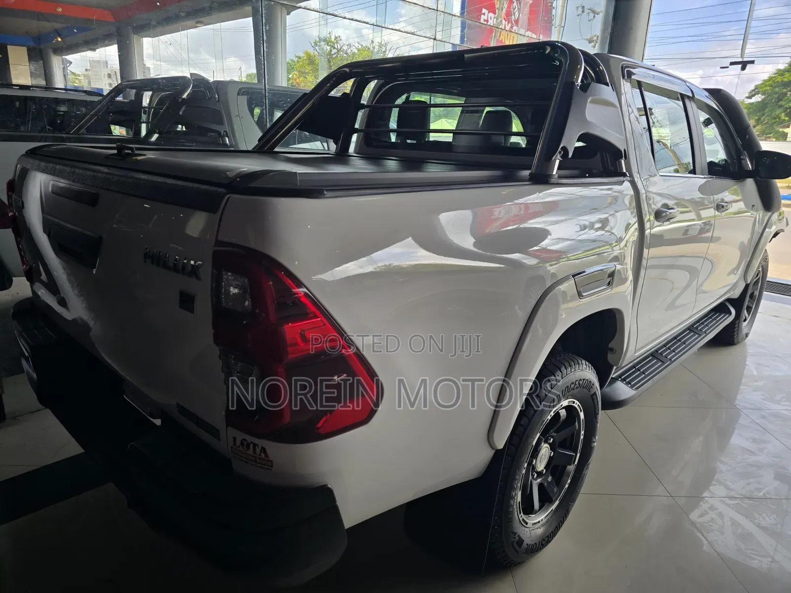 Toyota Hilux 2022 Off white