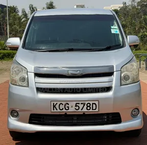 Toyota Noah 2009 Silver