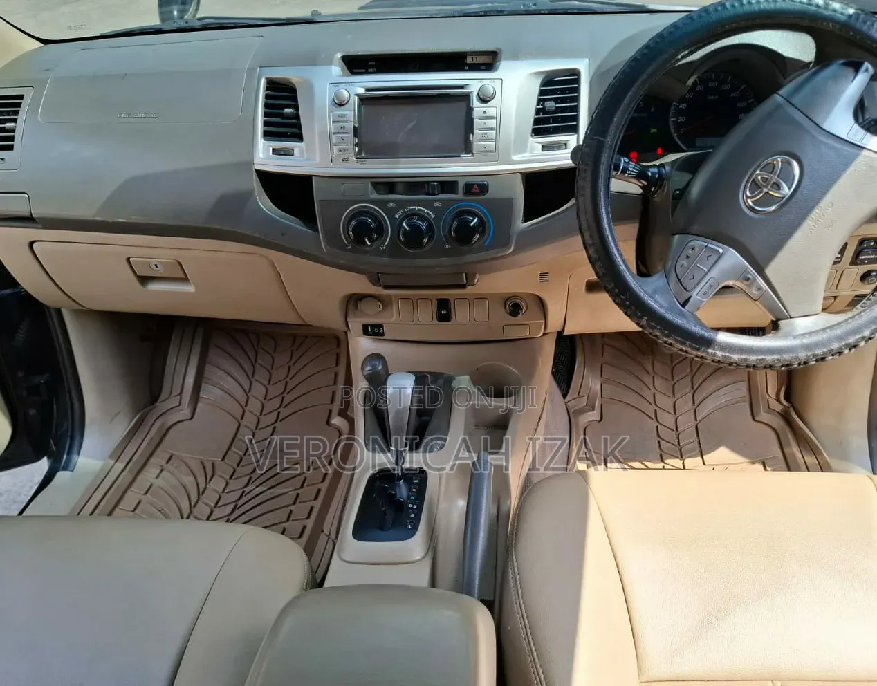 Toyota Hilux 2013 Black