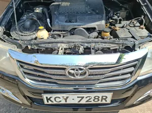 Toyota Hilux 2013 Black