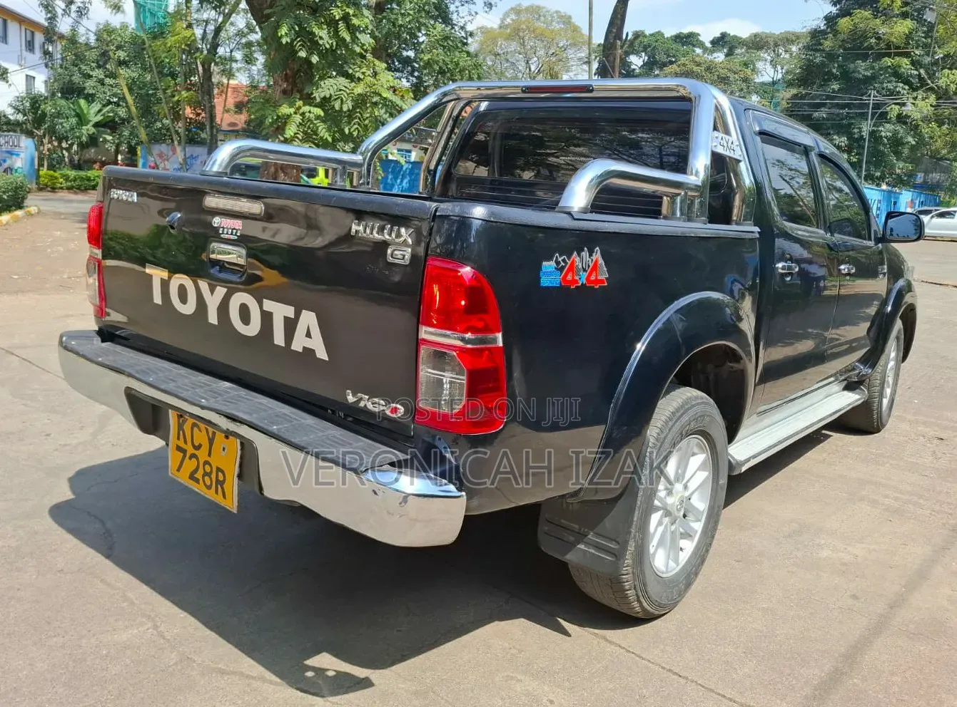 Toyota Hilux 2013 Black
