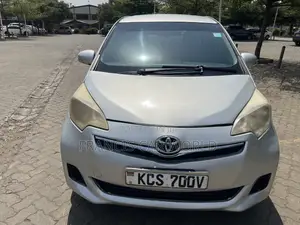 Toyota Ractis 2012 Silver