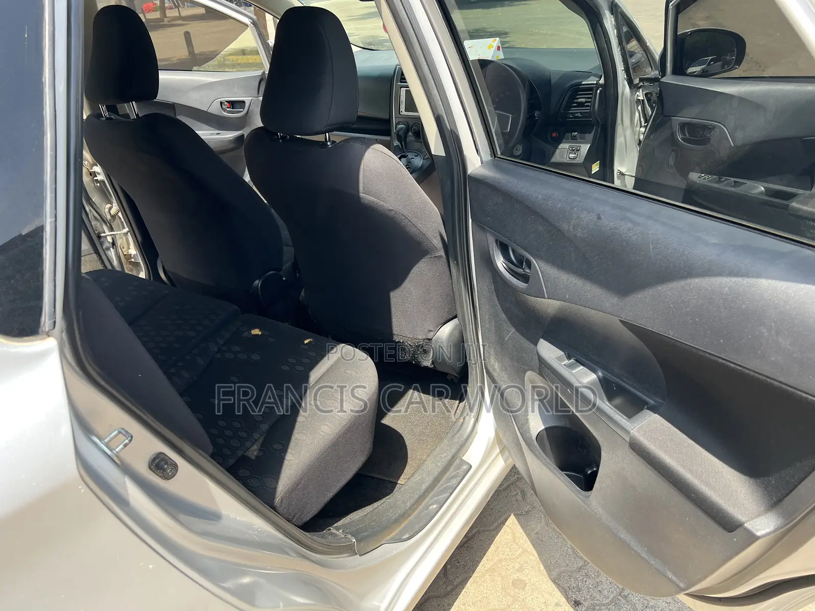 Toyota Ractis 2012 Silver