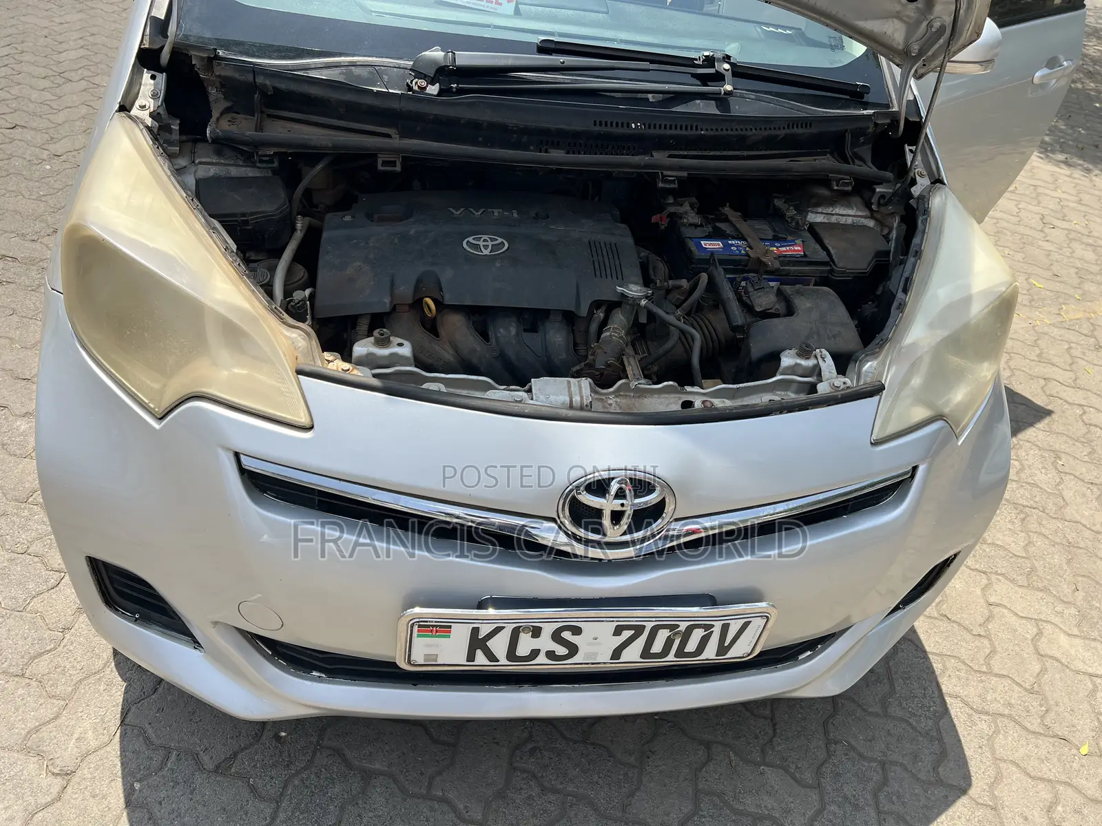 Toyota Ractis 2012 Silver