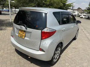 Toyota Ractis 2012 Silver