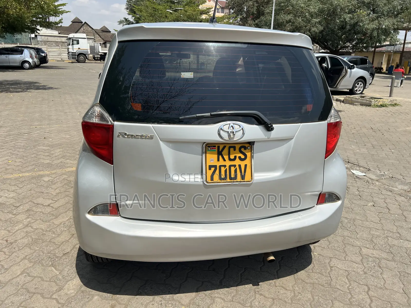 Toyota Ractis 2012 Silver