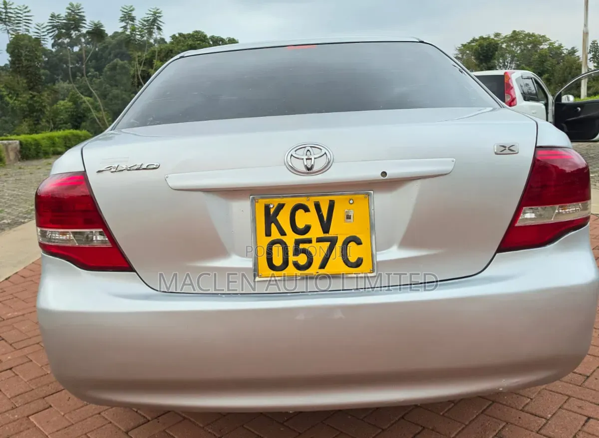 Toyota Axio 2012 Silver