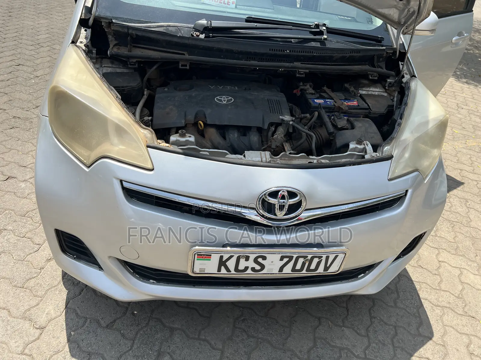 Toyota Ractis 2012 Silver