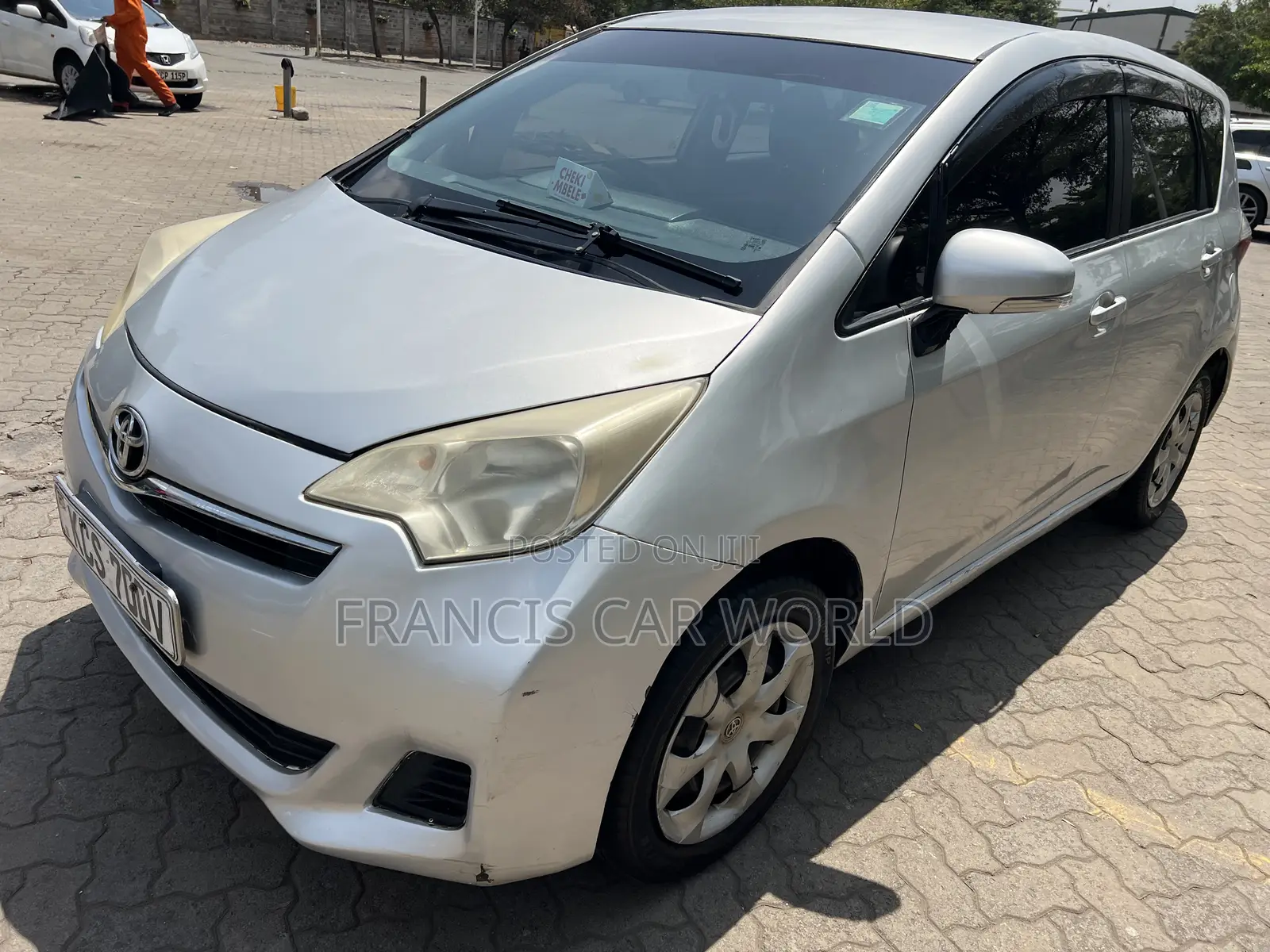 Toyota Ractis 2012 Silver