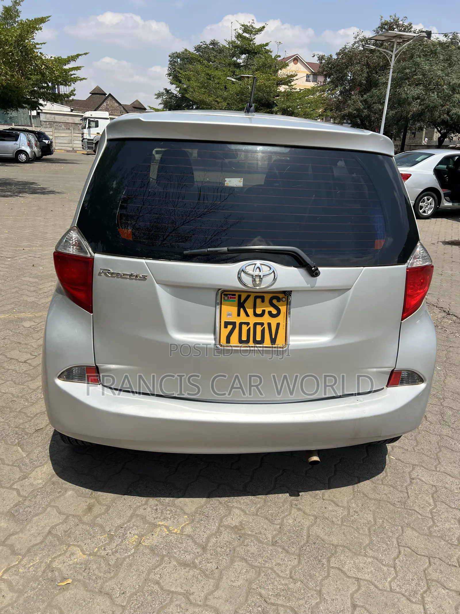 Toyota Ractis 2012 Silver