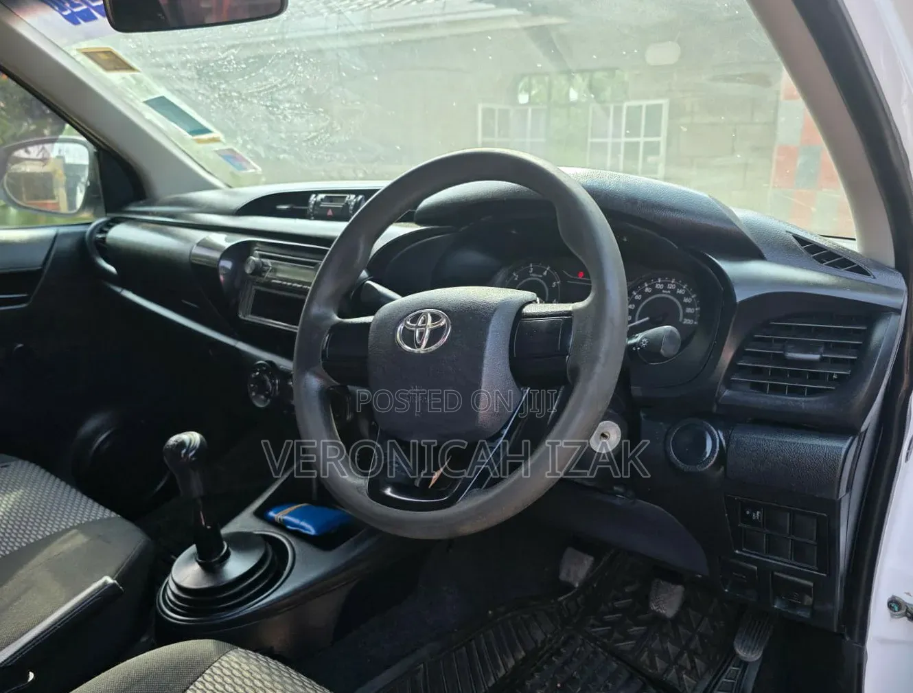 Toyota Hilux 2019 White
