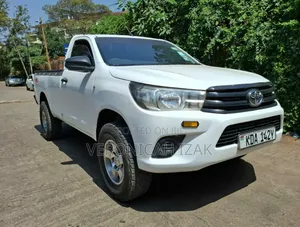 Toyota Hilux 2019 White