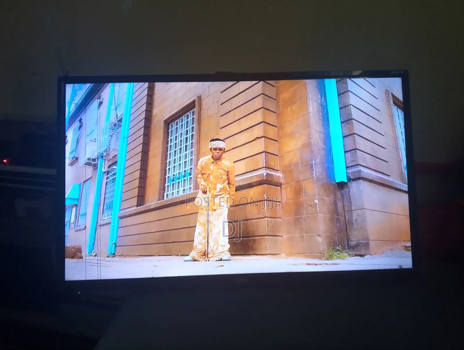 Synix Digital TV 32 Inch Inbuilt Decorder
