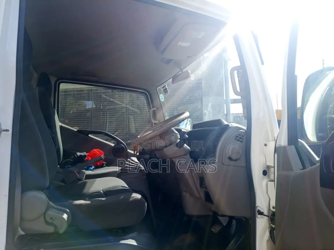 Nissan Atlas 2012